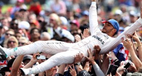 160710150744-hamilton-crowd-surfing-exlarge-169 160710150744-hamilton-crowd-surfing-exlarge-169